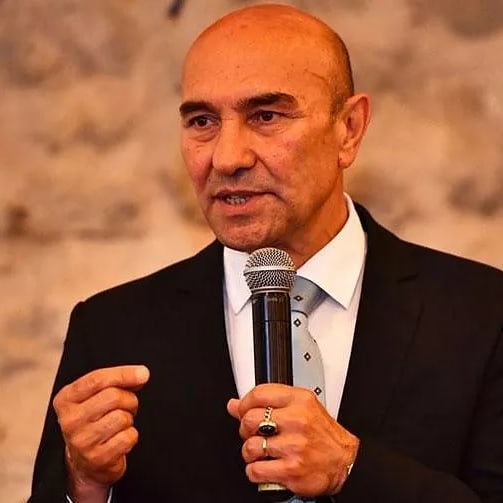 İzmir Büyükşehir Belediye Başkanı Tunç Soyer, İzmir'de koronavirüs bilançosunun ağırlaştığına dikkat çekerek tedbirlerin sıkılaştırılması gerektiğini vurguladı