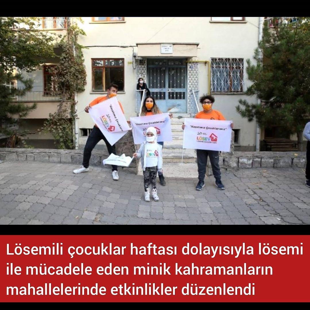 Lösemili çocuklar haftasında minik kahramanların mahallelerinde etkinlikler düzenlendi.