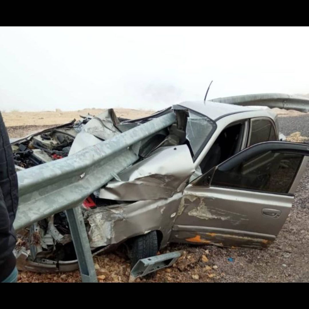 Hurdaya dönen araçtan sağ çıktılar