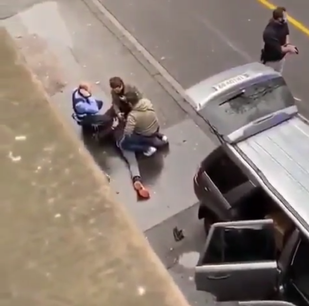 Almanya’nın Trier şehrinde bir araç yayaların arasına daldı ilk bilgilere göre 2 kişi öldü çok sayıda kişi yaralandı.