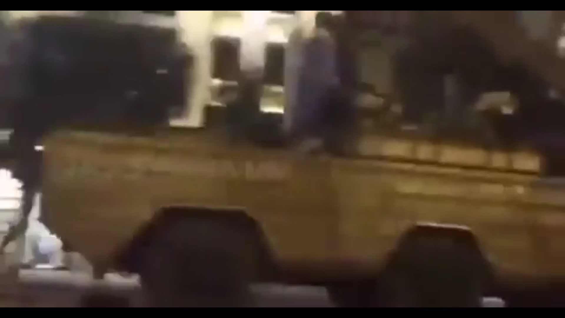 Ermenistan Ordusundan ele geçirilen askeri araçlar 10 Aralık’taki Zafer kutlamalarında sergilenmek üzere Bakü’ye getiriliyor.