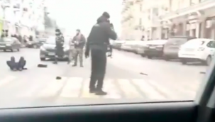 Çeçenistan Grozni de kimliği belirsiz kişiler iki trafik polisini vurdu