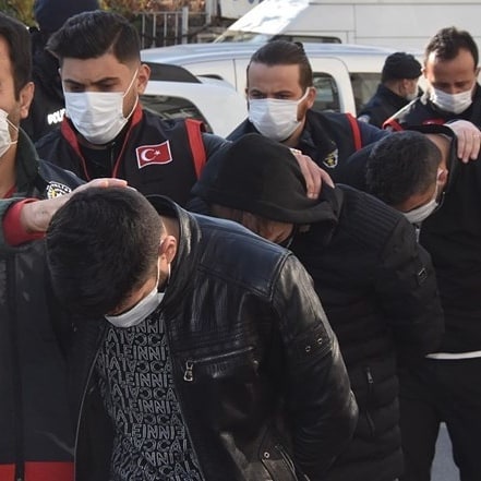 HIRSIZIN ÜZERİNDEN ADRESİNİZ ÇIKTI.