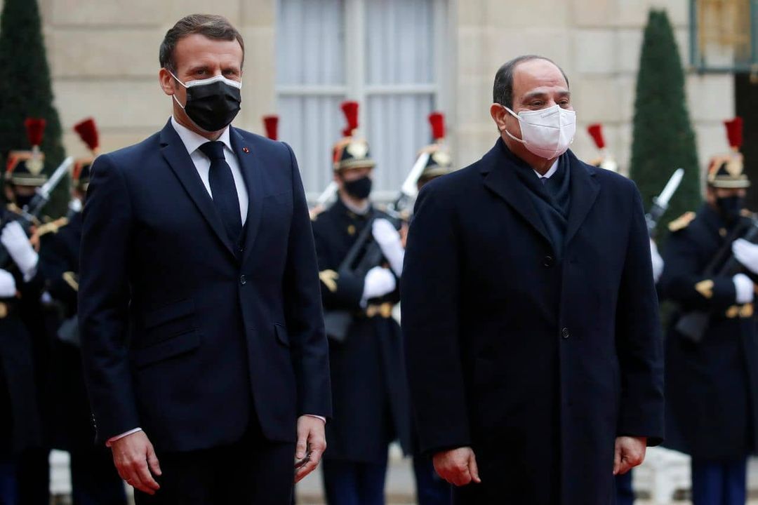 Macron insan hakları ihlallerine rağmen Mısır'a silah satacaklarini söyledi