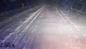 Kahramanmaraş-Kayseri karayolunda yoğun kar yağışı nedeniyle ağır vasıta araçların geçişine kapatıldı.