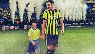 MesutÖzil, sosyal medya hesabından ilk kez Fenerbahçe formalı fotoğraf paylaştı.