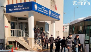 Kayseri'de 68 polis ile 16 hedef şahsın yakalanması için 19 adrese eş zamanlı olarak baskın düzenlendi 11 kişi göz altına alındı