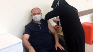 Kayseri valisi Şehmus Günaydın korona virüs aşısının ilk dozunu yaptırdı