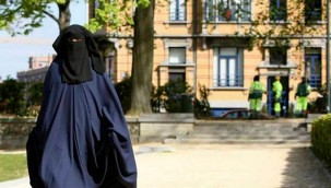 halka açık alanlarda burka ve peçenin yasaklanıp yasaklanmayacağına ilişkin referandum düzenlenecek.