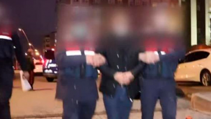 Kaçak alkol sattığı iddiasıyla göz altına alınan şahıs basına