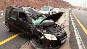 Kayseri'de ehliyetsiz sürücünün kullandığı otomobilin devrilmesi sonucu 3 kişi yaralandı