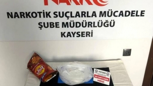 Kayseri'de otobüs yolcusunun çantasındaki cips paketinden uyuşturucu çıktı