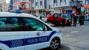 Keykubat mah.'de takla atan otomobilde 1'i çocuk 3 kişi yaralandı