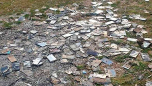 Pazar günü yakılmış halde 400 telefon bulundu.