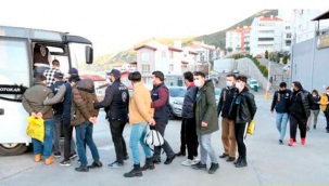 Türkiye genelinde 25 bin kişinin kredi kartı ve kimlik bilgilerini çalarak dolandıran ve gözaltına alınan suç şebekesi şüphelileri adli makamlara sevk edildi