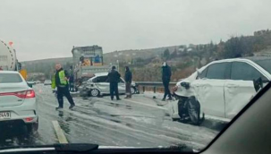 10 aracın karıştığı zincirleme kaza meydana geldi