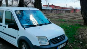 15 farklı yerinden bıçaklandıktan sonra öldürülüp cesedi yol kenarına bırakılan kadının kimliği tespit edilemedi