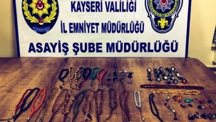 65 bin TL değerinde gümüş takı ve tespih çalan şahıs yakalandı
