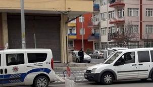 82 yaşındaki Mehmet K., kendisini ziyaret gelen torunu tarafından ölü bulundu