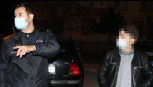 Dur ihtarına uymayıp polis aracına çarparak kaçan otomobilin sürücüsü evinde yakalandı