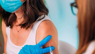 Fahrettin Koca: Sağlık çalışanlarının %14'ü, 65 yaş üstünün %23.6'sı aşı hakkı olduğu halde aşısını yaptırmadı