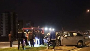 Gökkent Kavşağı'nda seyir halindeki otobüse arkadan çarptı.