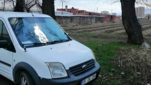 Kayseri'de 15 farklı yerinden bıçaklanılarak öldürülen kadının kimliği belirlenmeye çalısılıyor