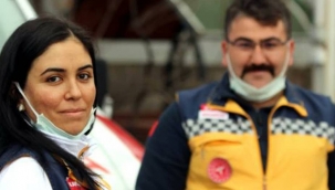 Kayseri'de aynı acil sağlık hizmetleri istasyonunda 13 yıldır görev yapan çift el ele vererk hayat kurtarma sevincini yaşıyor