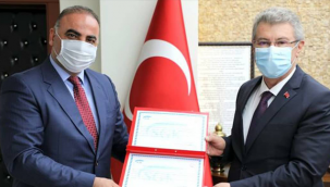Sosyal Güvenlik Kurumu Kayseri İl Müdürlüğü tarafından, iş salığı kriterlerine üst düzeyde dikkat etmesinden dolayı Kayseri Şeker'e teşekür plaketi verildi