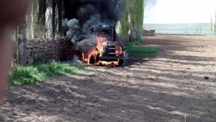 Develi'de traktör kullanılamaz hale geldi.