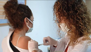 Üniversitelerimizde yüz yüze eğitimin başlatılabilmesi öğrencilerin 2021 Eylül ayına kadar aşılanmalarının tamamlanmasını talep ettik