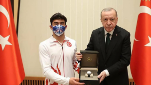 Cumhurbaşkanı Erdoğan, Kayserili Mert Efe Kılıçer'i ödüllendirdi