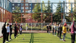 Kayseri Büyükşehir Belediyesi Spor AŞ tarafından şehirdeki 7 parkta sabah sporu etkinliği başladı