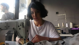 Kayseri'de 19 yaşındaki Dijan Sürücü, kendi tasarımı olan tişörtleri pandemi döneminde internetten satarak biriktirdiği paralarla kıyafet tasarım dükkanı açtı