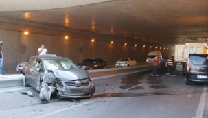 Kayseri'de 4 aracın karıştığı trafik kazasında yaralanan bir kişi hastaneye kaldırıldı