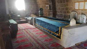 Kayseri'de gözleri dönen defineciler, Şem-Un El Gazi Hazretleri Türbesi'ni kazarak define aradı