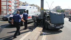 Kayseri'de iki otomobilin çarpışması sonucu 3 kişi yaralandı