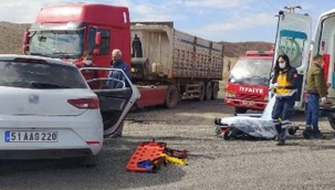 Yeşilhisar'da Tır Otomobille çarpıştı.