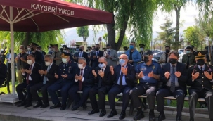 15 Temmuz Demokrasi ve Milli Birlik günü nedeniyle şehitlikte anma töreni yapıldı