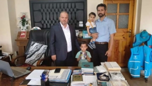 Kayseri'nin Bünyan ilçesinde 5 yaşındaki Yusuf Güneş, kumbarasında biriktirdiği paraları, Suriye'deki çocuklar için bağışladı.