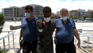 Kocasinan ilçesinde camilerden ve konutlardan cep telefonu çalan ve vatandaşlar tarafından camii de hırsızlık yaptığı esnada yakalanan yabancı uyruklu zanlı adliyeye sevk edildi.