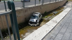Sulama kanalına uçtu!