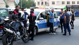 Elinde tabancayla koşan şahıs kovalamaca sonucu yakalandı