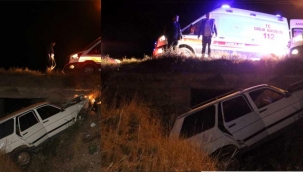 Sivas'ta menfeze uçan otomobilin içerisindeki 3 kişi yaralandı.