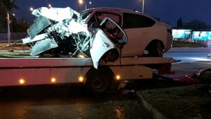 ÜST GEÇİTİN BETON AYAĞINA ÇAPRTI!