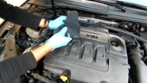 Aracın motor bölümüne saklanan çorap içerisinde ruhsatsız tabanca çıktı!