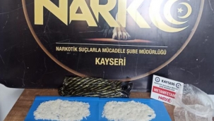 YOLCU OTOBÜSÜNDE UYUŞTURUCU ELE GEÇİRİLDİ!