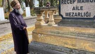 Cübbeli Ahmet hoca, Kayserispor'un efsane başkanı Recep Mamur'un kabrinde dua etti.