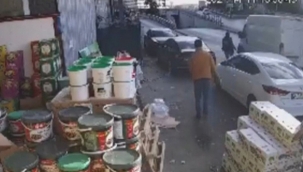 El freni çekilmeyen minibüs yokuş aşağı kaydı, olası faciayı dikkatli çalışan önledi!