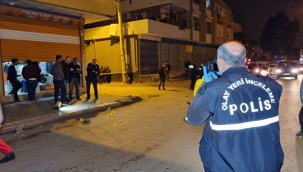 Evinin balkonunda oturan yaşlı kadına kurşun yağdırdılar!